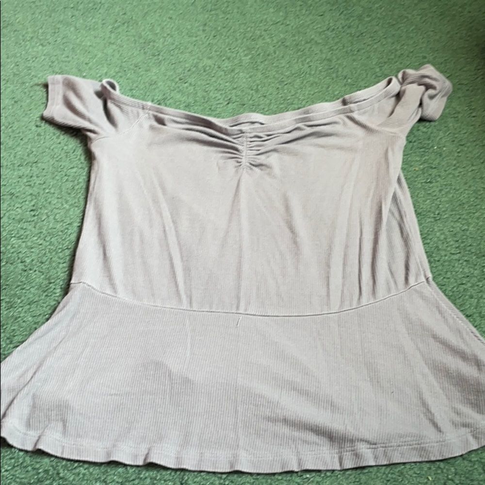 American Eagle gray top